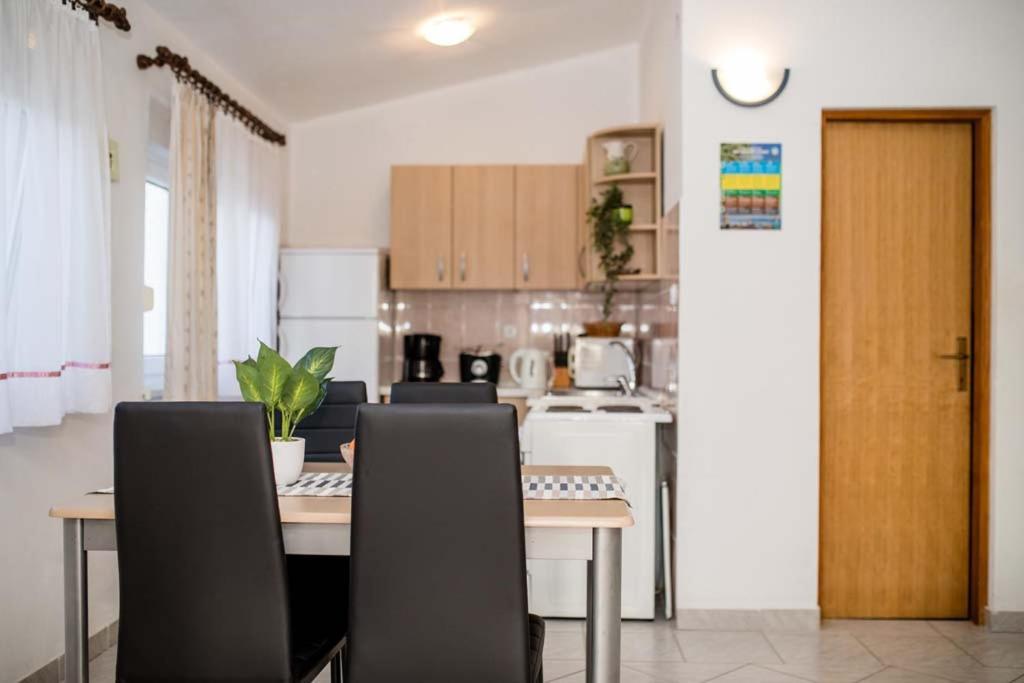 Apartmani Luka Banjol Luaran gambar